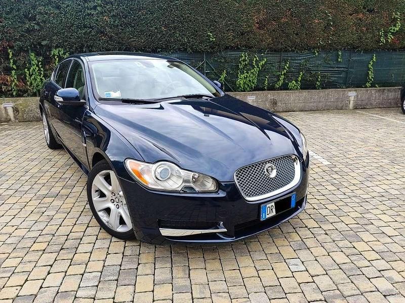 Usata Jaguar XF Premium Luxury 238 CV (175 kW) 2008 Blu/azzurro Berlina