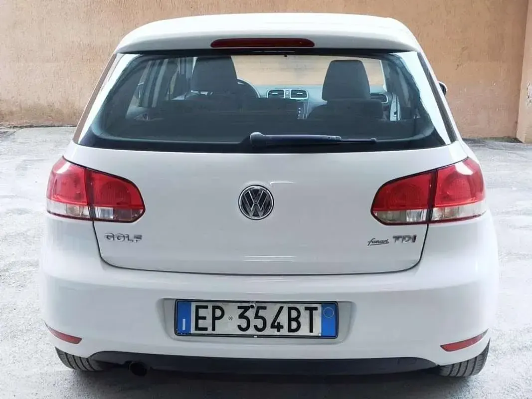 Używany VW Golf VII United 105 KM (77 kW) 2012 Biały Sedan/Limuzyna
