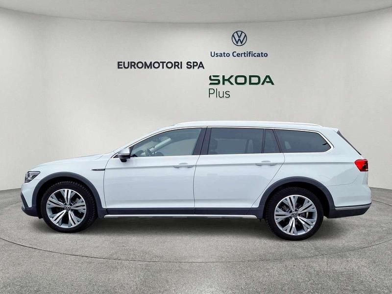 Usata VW Passat Alltrack 200 CV (147 kW) 2023 Bianco Station wagon