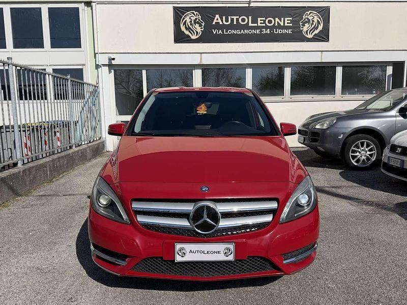 Usata Mercedes B180 Premium 109 CV (80 kW) 2013 Rosso Monovolume