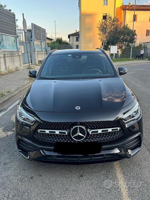 Usata Mercedes GLA200 AMG line 150 CV (110 kW) 2023 Nero SUV
