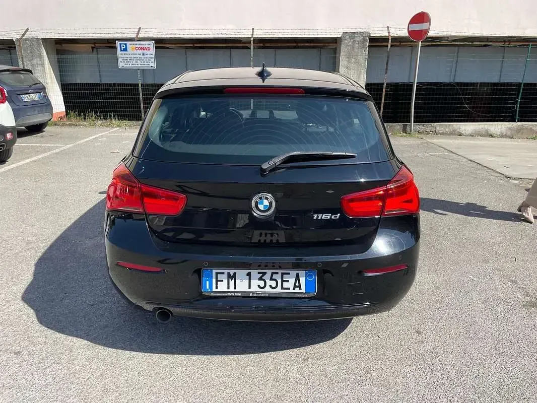 Usata BMW 118 Sport Line 150 CV (110 kW) 2017 Nero Utilitaria
