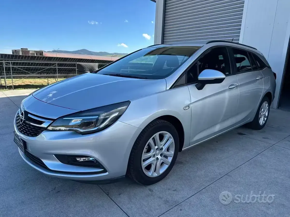 Usata Opel Astra Business 110 CV (80 kW) 2017 Grigio Station wagon