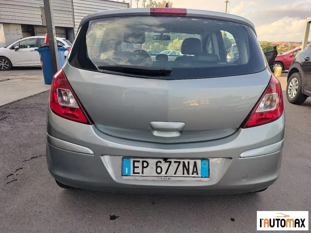 Usata Opel Corsa 86 CV (63 kW) 2013 Grigio Berlina
