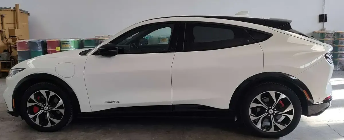 Usata Ford Mustang Mach-E Standard Range 124 kW (169 CV) 2022 Bianco SUV