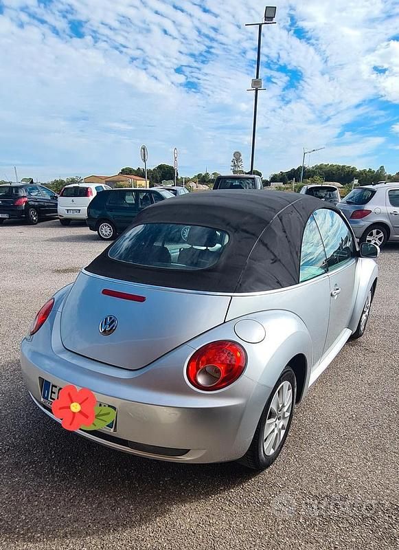 Usata VW Beetle Cabriolet 105 CV (77 kW) 2009 Grigio Cabrio
