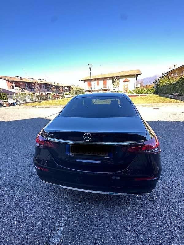 Usata Mercedes E200 197 CV (144 kW) 2021 Nero Berlina
