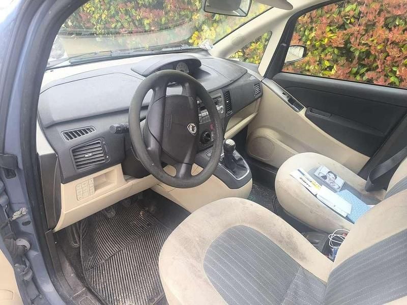 Usata Lancia Musa 69 CV (50 kW) 2007 Blu/azzurro Monovolume