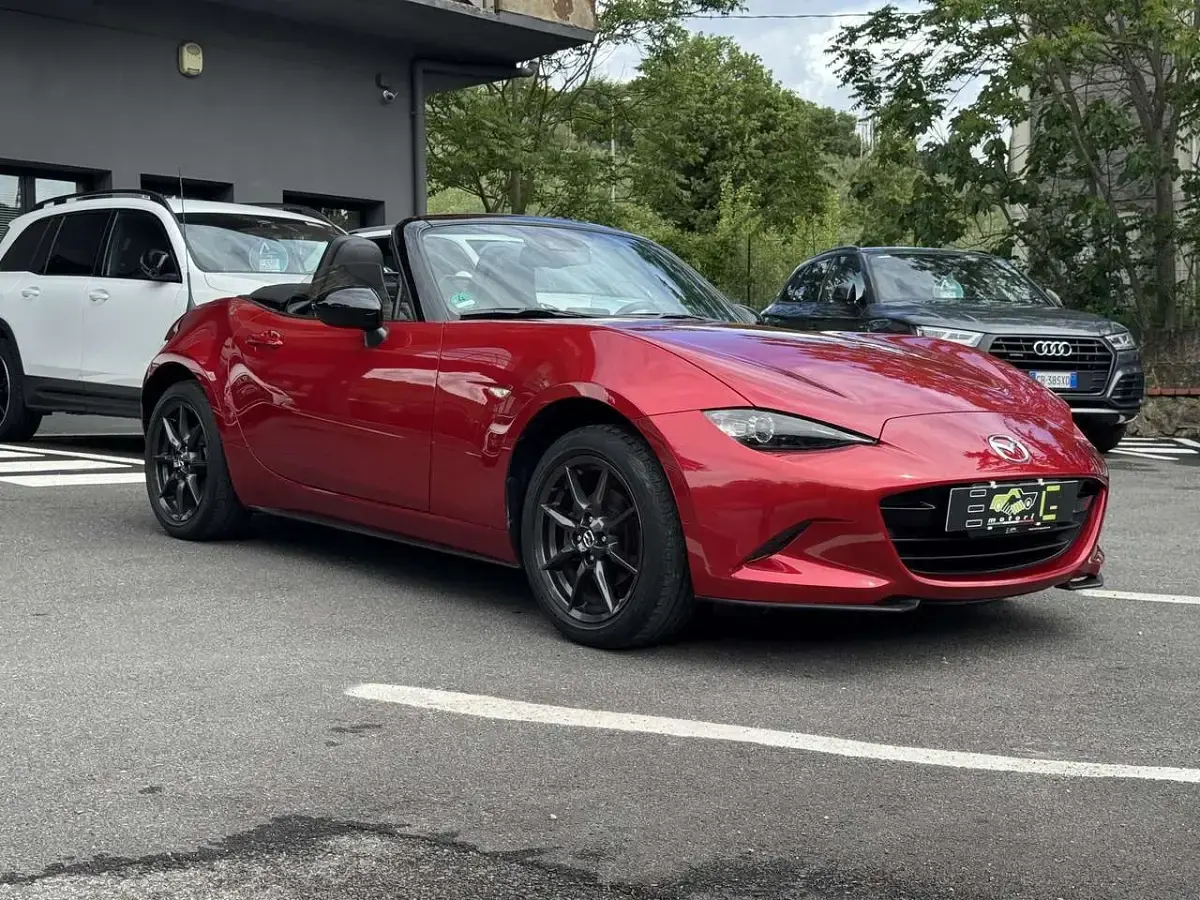 Usata Mazda MX5 131 CV (96 kW) 2016 Rosso Cabrio