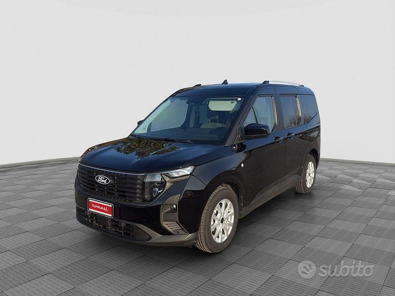 Usata Ford Tourneo Courier Titanium 124 CV (91 kW) 2025 Agate black Monovolume