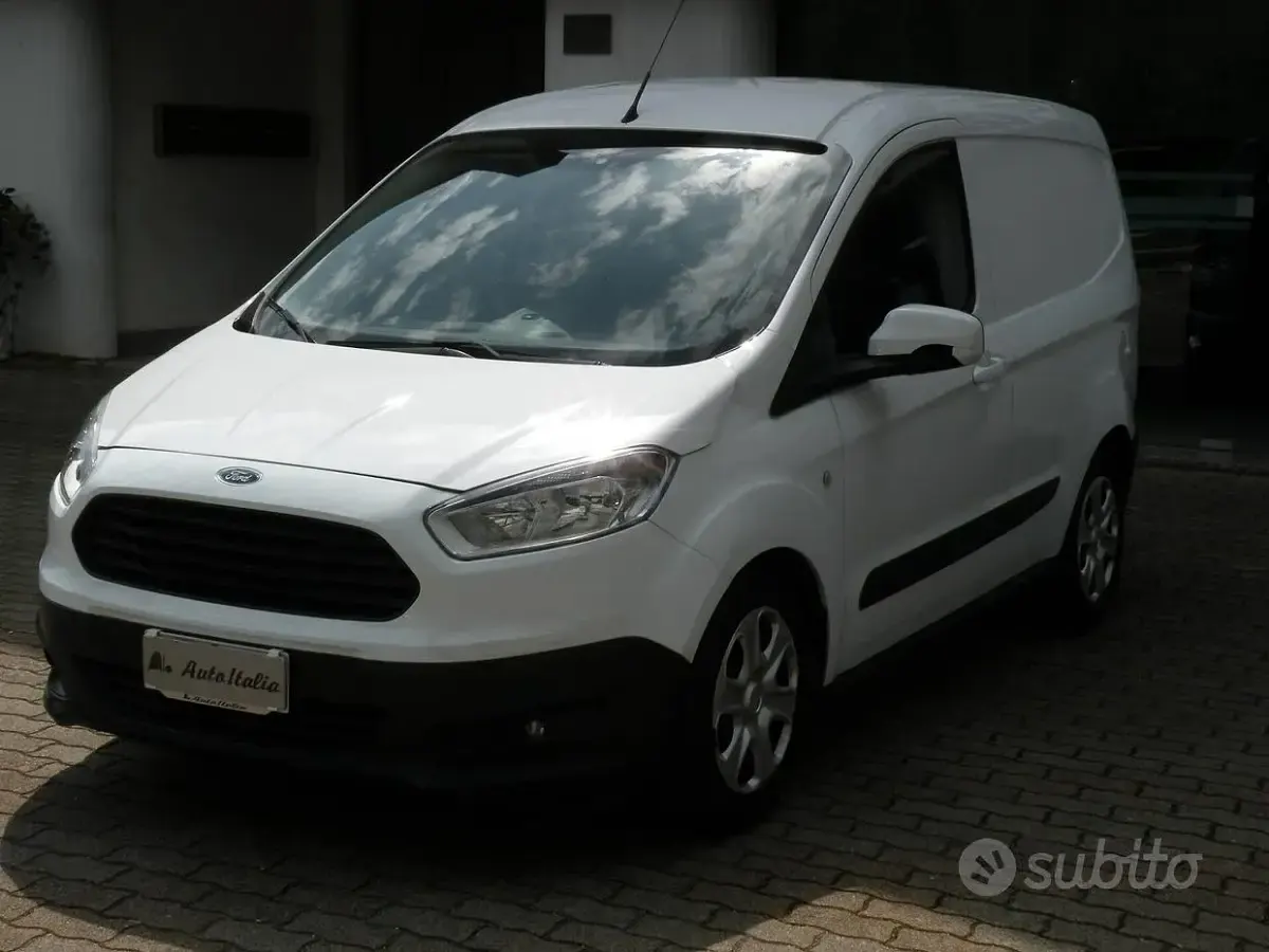 Usata Ford Courier 75 CV (55 kW) 2018 Bianco Monovolume
