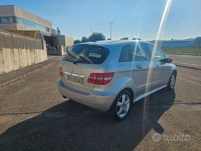 Usata Mercedes B170 116 CV (85 kW) 2006 Grigio Monovolume