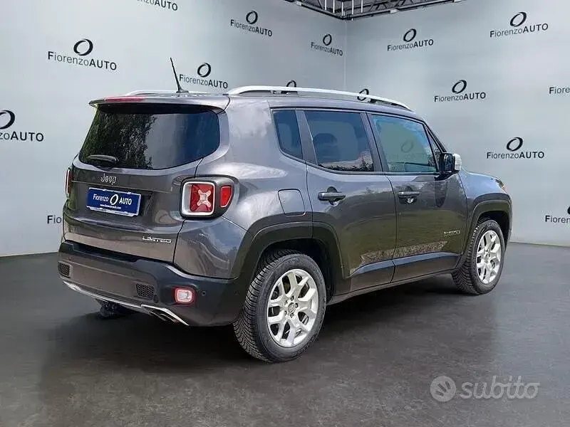 Usata Jeep Renegade Limited 140 CV (102 kW) 2016 Grigio SUV