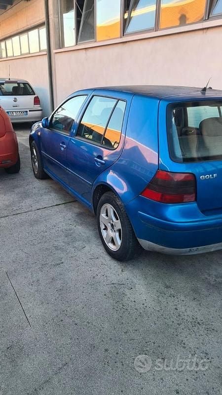 Usata VW Golf 90 CV (66 kW) 1999 Blu Berlina