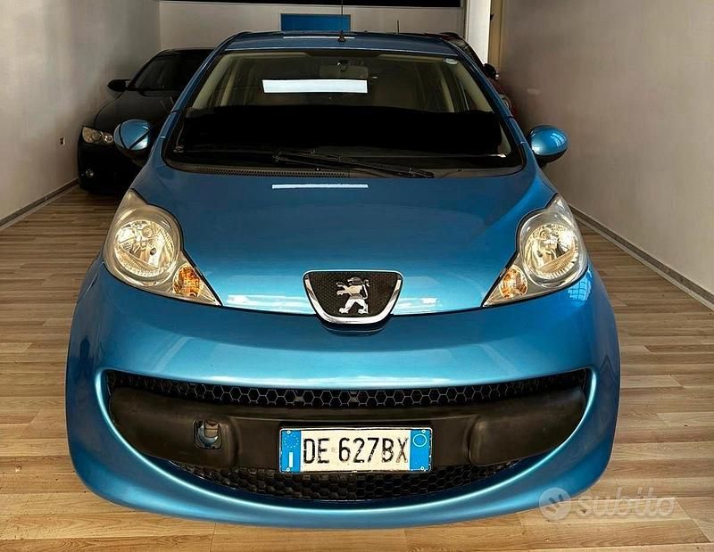 Blu Usata 2006 Peugeot 107 Due volumi | 3000 € (Buon prezzo) - Immagine 1/4