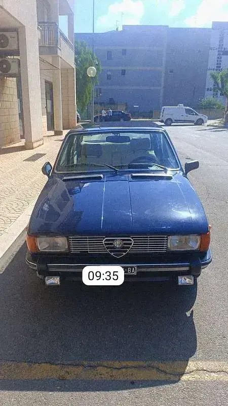 Usata Alfa Romeo Giulietta 109 CV (80 kW) 1986 Blu/azzurro Berlina