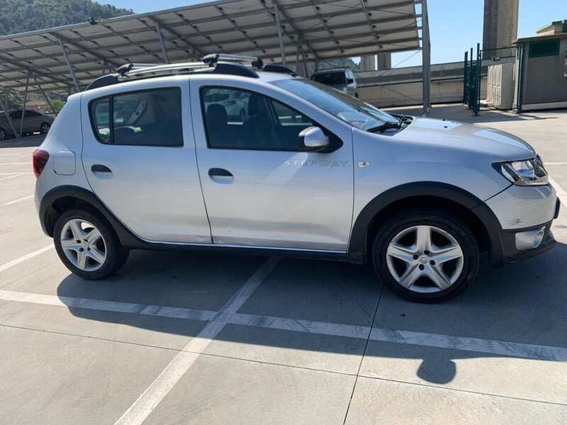 Grigio Usata 2013 Dacia Sandero Stepway Due volumi | 4500 € (Ottimo prezzo) - Immagine 1/4