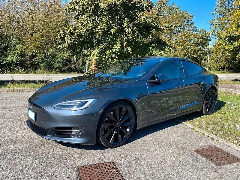 Grigio Usata 2017 Tesla Model S Utilitaria | 29.000 € - Immagine 1/4