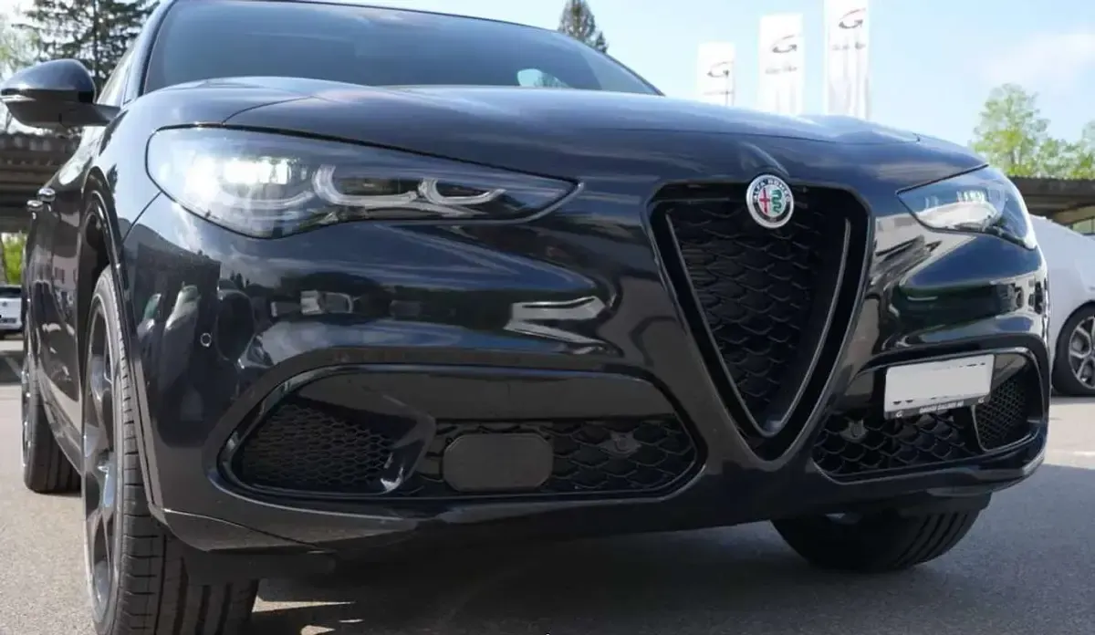 Usata Alfa Romeo Stelvio Competizione 209 CV (153 kW) 2024 Nero SUV