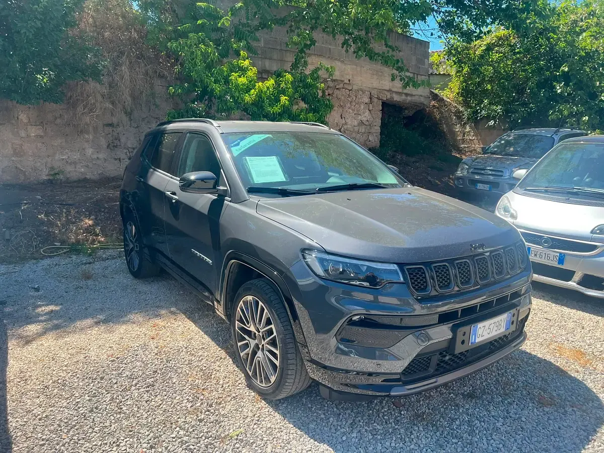 Usata Jeep Compass Summit 130 CV (95 kW) 2025 679graphite grey SUV