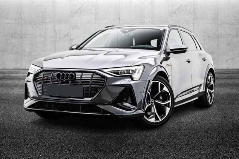 Usata Audi e-tron Business 225 kW (307 CV) 2022 Grigio SUV
