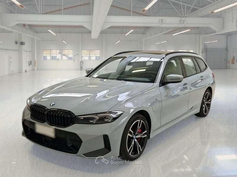 Usata BMW 320e M Sport 163 CV (119 kW) 2024 Grigio Station wagon