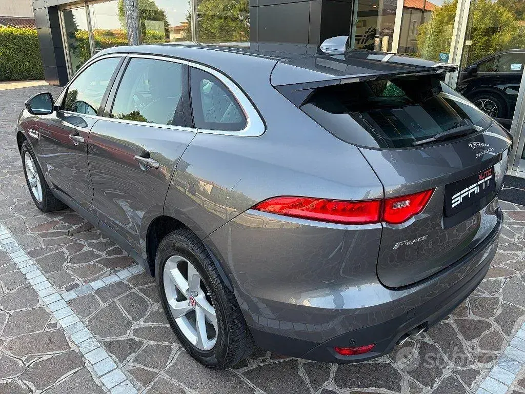 Usata Jaguar F-Pace Prestige 179 CV (131 kW) 2019 Grigio SUV