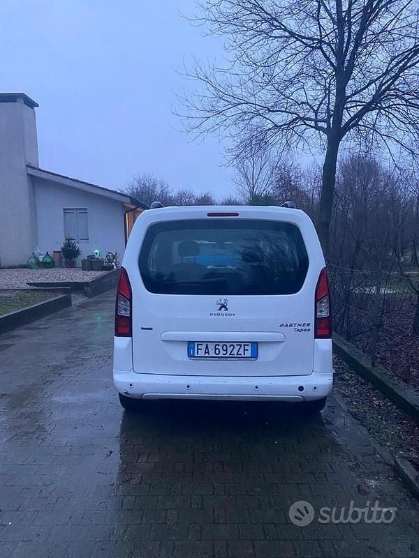 Usata Peugeot Partner Tepee 90 CV (66 kW) 2015 Monovolume