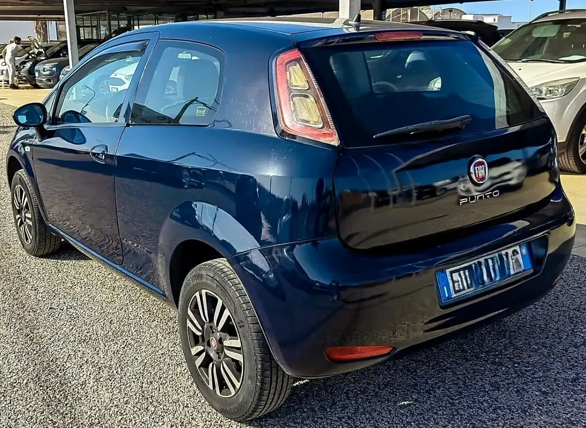 Usata Fiat Punto Evo 77 CV (56 kW) 2016 Blu Utilitaria
