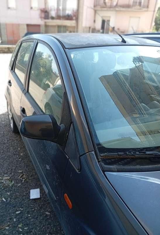 Usata Ford Fiesta Ghia 68 CV (50 kW) 2006 Utilitaria