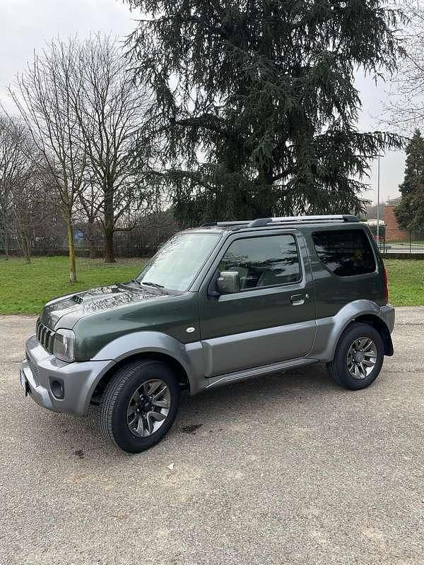 Usata Suzuki Jimny 86 CV (63 kW) 2014 Verde SUV