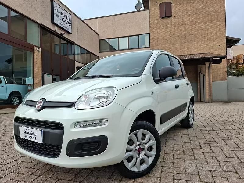 Usata Fiat Panda 4x4 S 86 CV (63 kW) 2019 Bianco Utilitaria