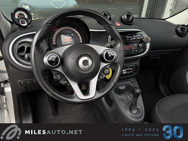 Begagnad Smart ForFour 71 HK (52 kW) 2019 Silver Halvkombi