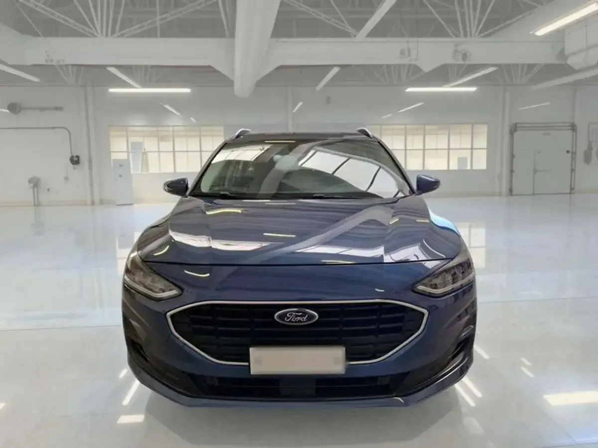 Usata Ford Focus Business Edition 120 CV (88 kW) 2022 Blu Station wagon