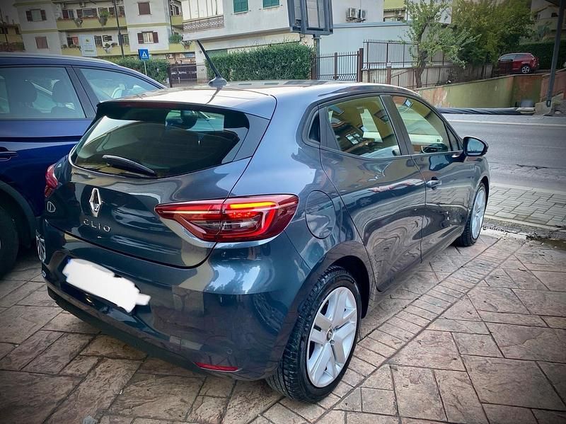 Usata Renault Clio V Business 91 CV (66 kW) 2022 Grigio Berlina