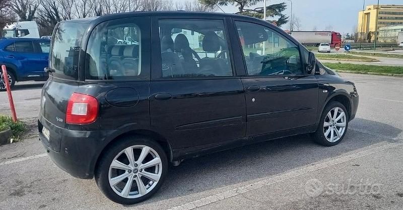 Usata Fiat Multipla Emotion 103 CV (75 kW) 2007 Nero Monovolume
