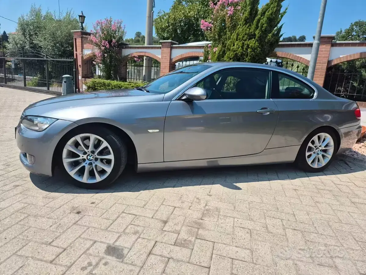 Usata BMW 325 218 CV (160 kW) 2007 Grigio Coupé