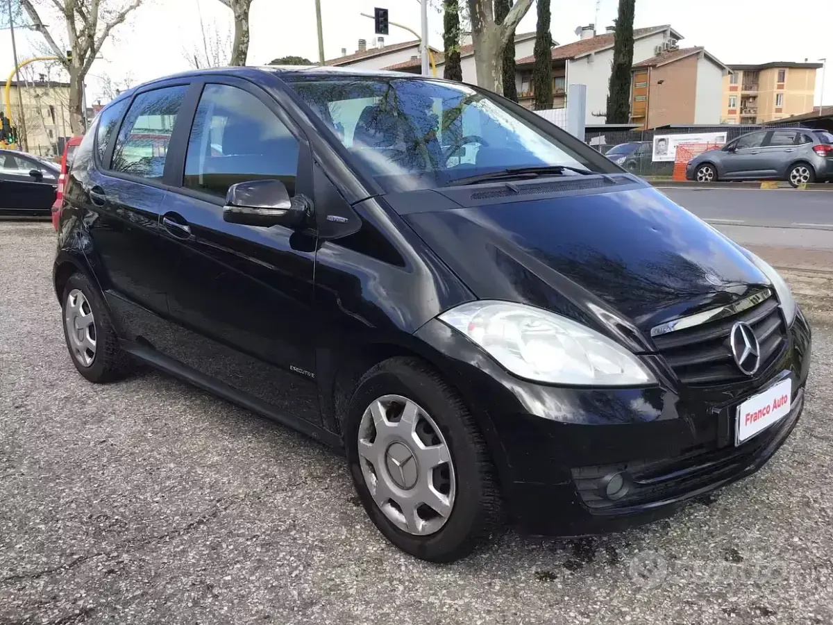 Usata Mercedes A160 Executive 95 CV (69 kW) 2011 Nero Utilitaria
