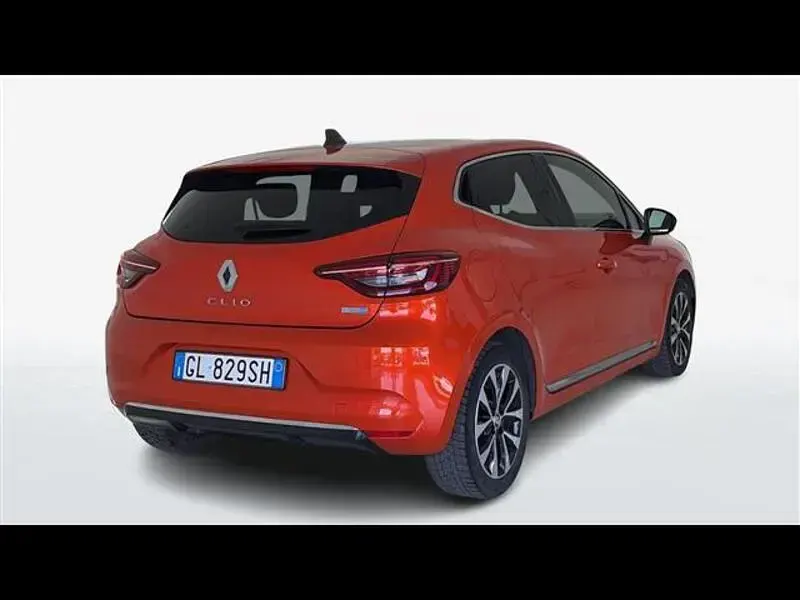 Usata Renault Clio Techno 145 CV (106 kW) 2022 Arancione Utilitaria