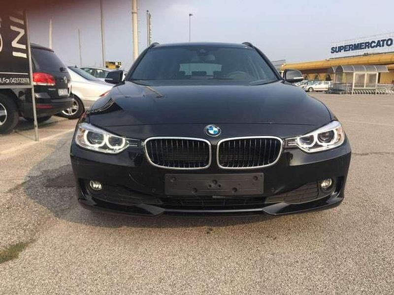 Usata BMW 318 Sport Line 143 CV (105 kW) 2013 Nero Station wagon
