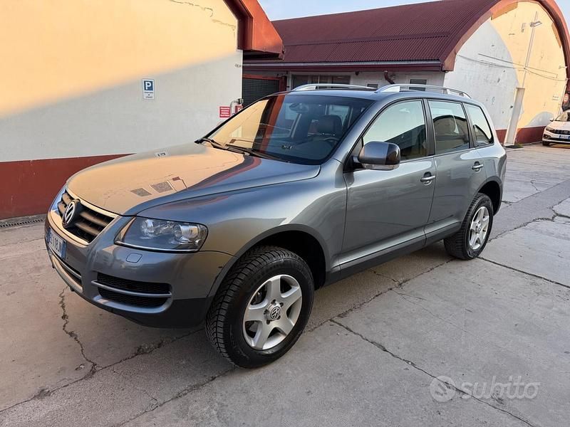 Usata VW Touareg 224 CV (164 kW) 2006 Grigio SUV