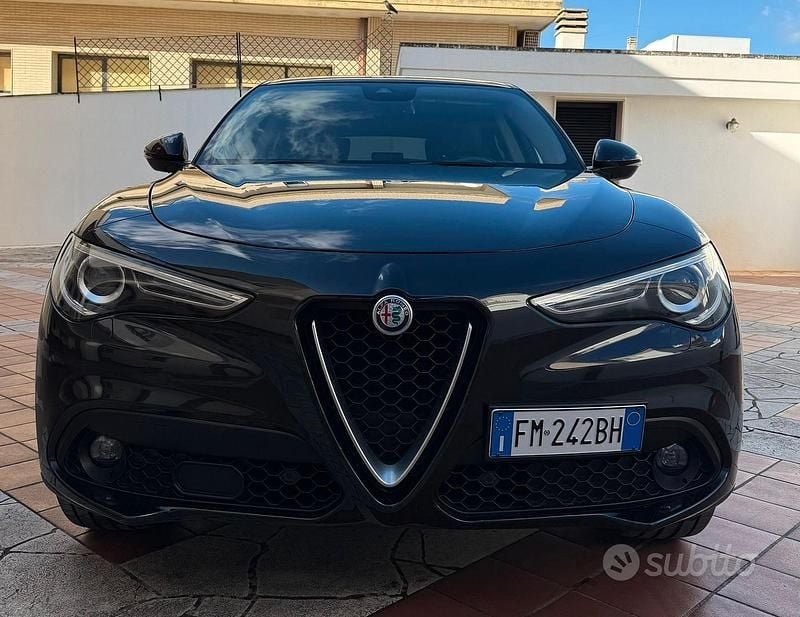 Usata Alfa Romeo Stelvio Business 210 CV (154 kW) 2017 Nero SUV