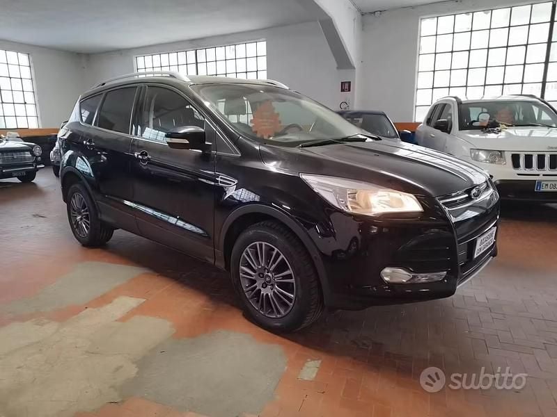 Usata Ford Kuga 140 CV (102 kW) 2014 Nero SUV