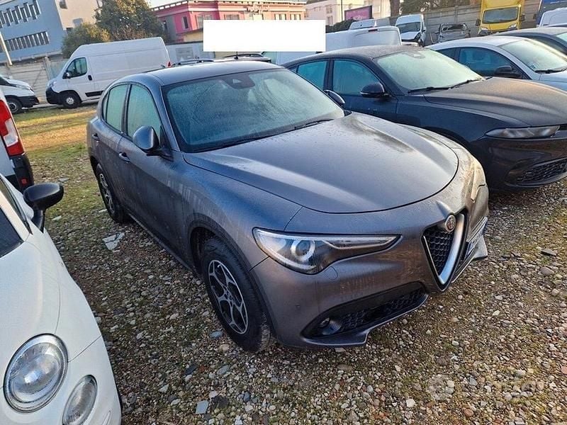 Usata Alfa Romeo Stelvio 190 CV (139 kW) 2022 Grigio SUV
