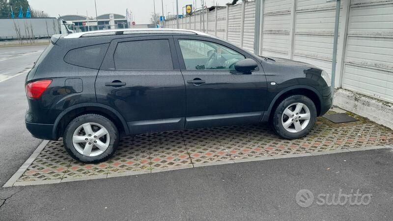 Nero Usata 2009 Nissan Qashqai SUV | 6900 € (Cara) - Immagine 1/1