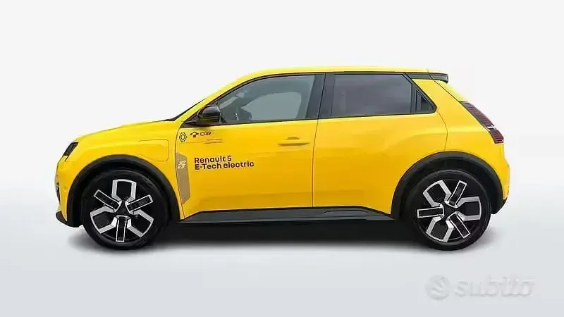 Usata Renault 5 E-Tech Techno 110 kW (150 CV) 2025 Giallo Berlina