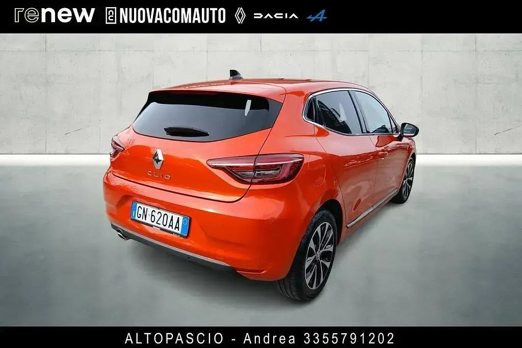 Usata Renault Clio V Intens 91 CV (66 kW) 2023 Arancione Berlina
