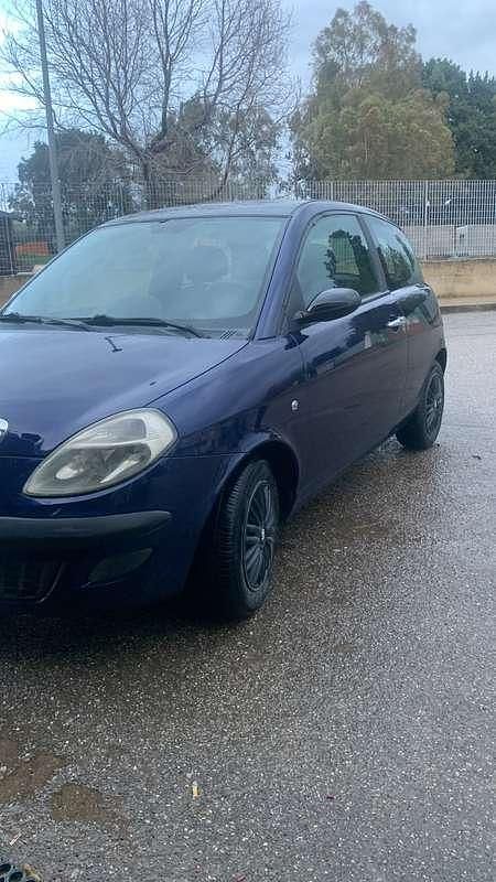 Usata Lancia Ypsilon 60 CV (44 kW) 2004 Utilitaria