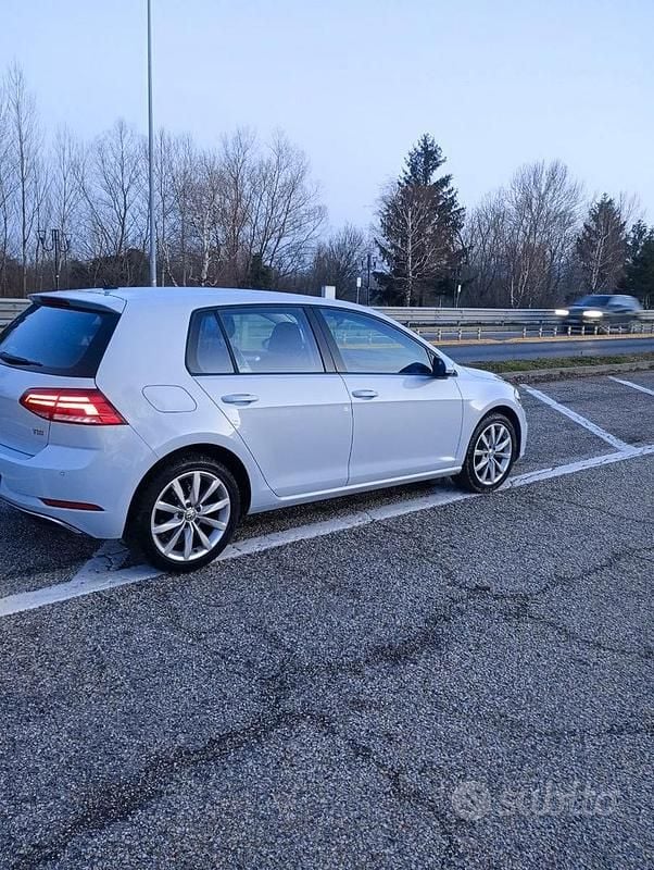 Usado VW Golf VII 2017 Blanco Berlina