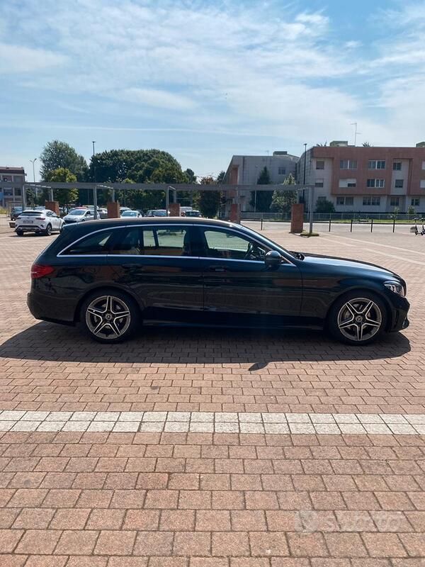 Usata Mercedes C220 AMG line 170 CV (125 kW) 2018 Nero Station wagon